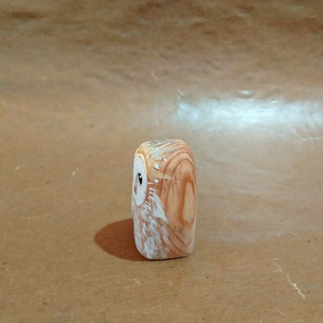 彩色木彫刻置物 フクロウ小◇ヤクスギ③ | iichi 日々の暮らしを