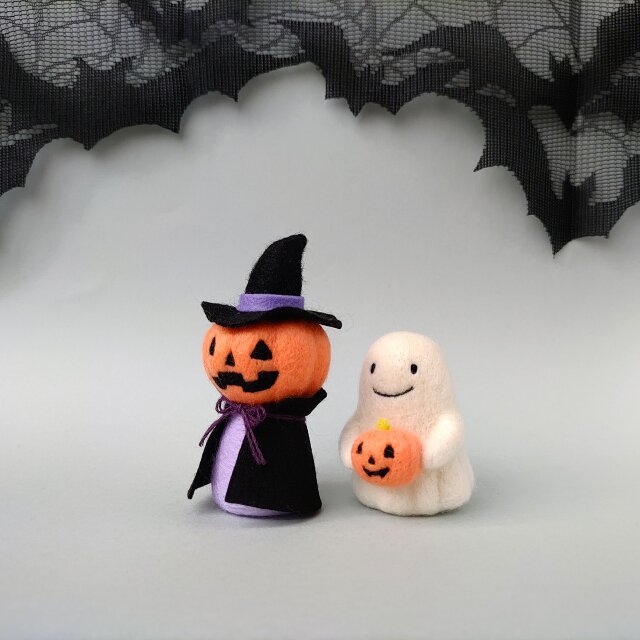 ドラキュラマントのジャックオランタンとおばけちゃん羊毛フェルト