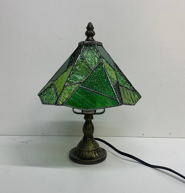 色彩緑のランプ」緑のステンドグラス グリーン | iichi 日々の暮らしを