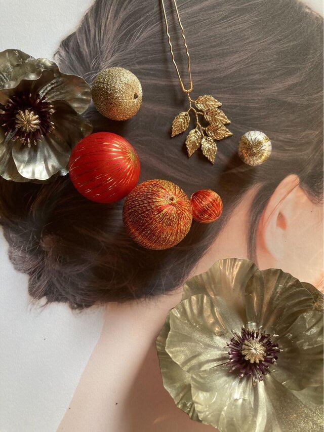 シルバーポピー くす玉 リーフ 髪飾り | iichi 日々の暮らしを心地よく