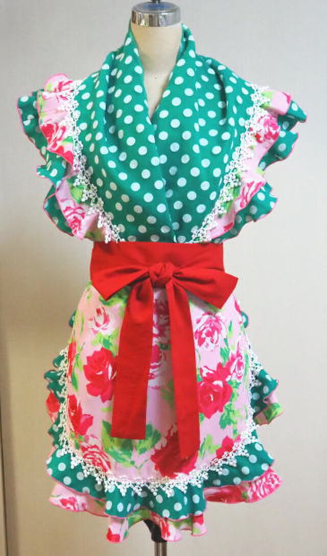 フラメンコ用のシージョとエプロンB（グリーンの水玉とピンクの花柄
