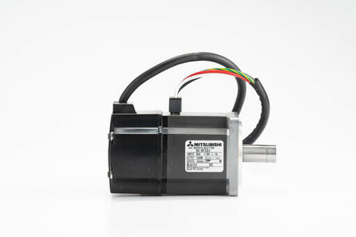 三菱 ACサーボモータ HC-KFS23 (ケーブルが短い・シャフトにキズ