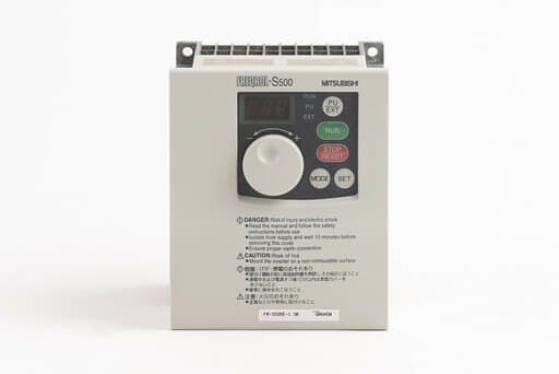三菱 インバータ FR-S520E-1.5K (通電時間1000h未満) | 保守部品.com