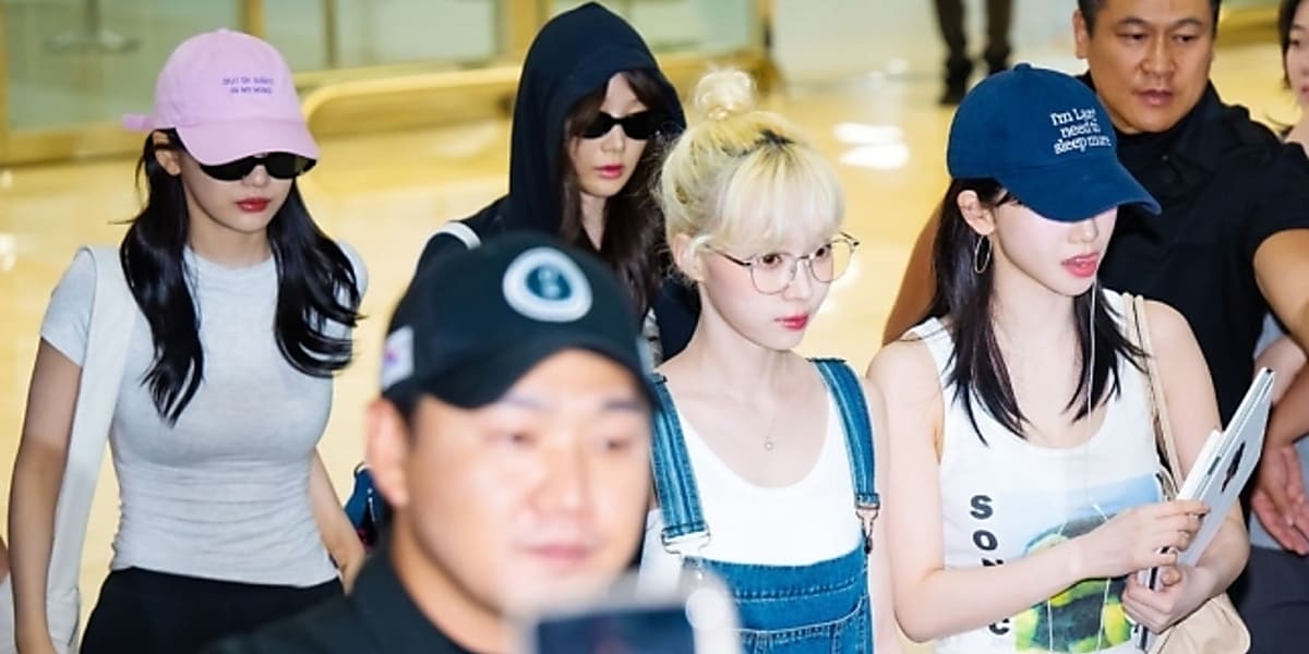 PHOTO】aespa、ファンサイン会を終えて中国から韓国へ…空港にファン