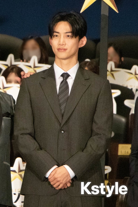 PHOTO】2PM テギョン、ファンの大歓声に笑顔！「グランメゾン・パリ