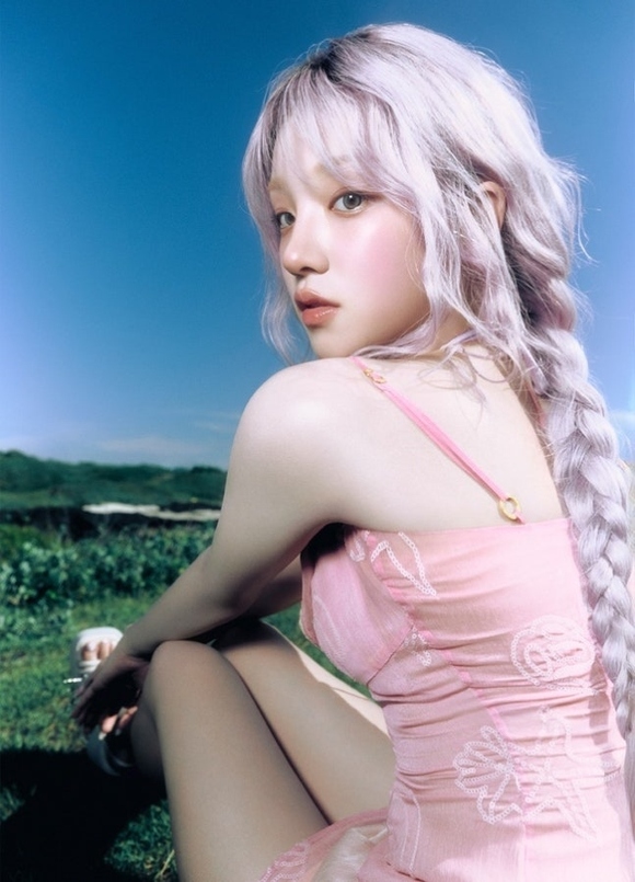 i-dle ウギ、1stシングル「Motivation」フォトブックイメージ