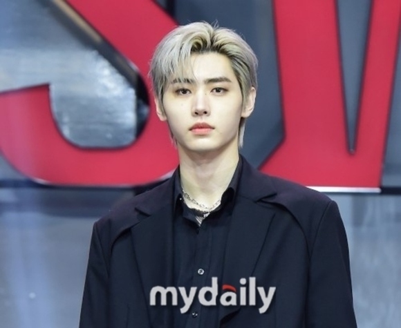 ENHYPEN ソンフン、本日放送の「ミュージックバンク」でMCを卒業…IVE