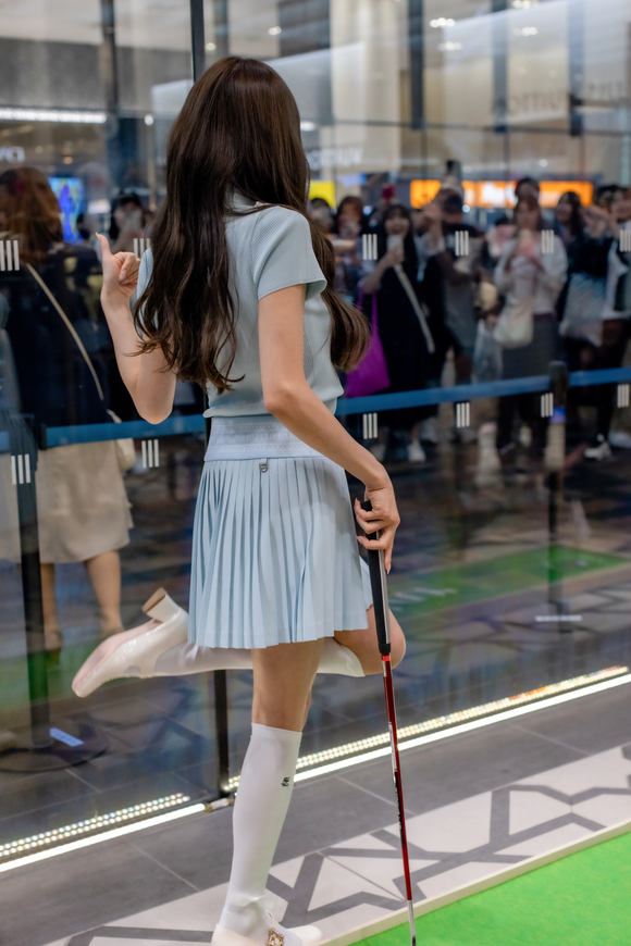 少女時代 ティファニー、東京で開催中の韓国発ゴルフウェアブランド