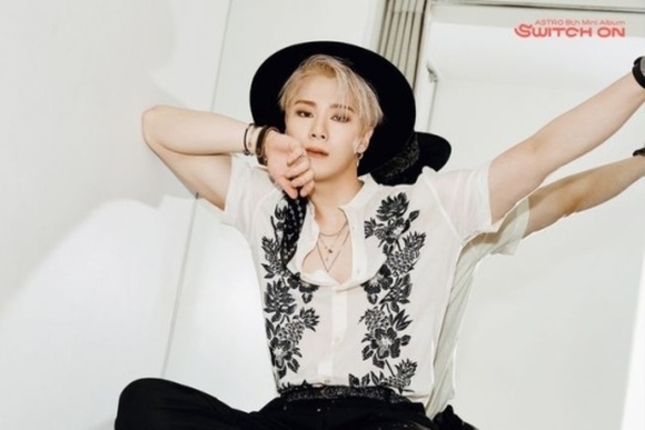 ASTRO ムンビン、8thミニアルバム「SWITCH ON」個人コンセプトフォト