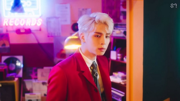 SHINee ジョンヒョンさんの遺作「Shinin'」MV公開…ファンへ残した