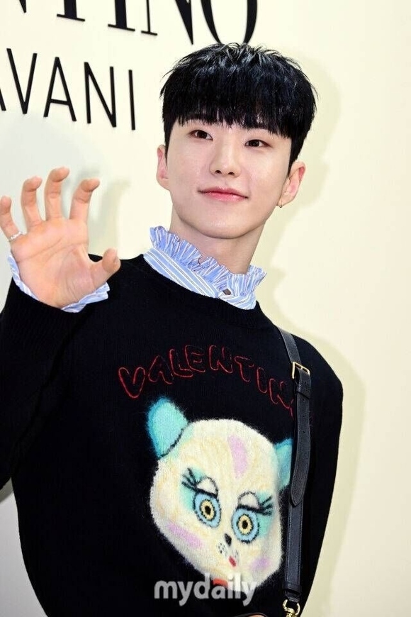 SEVENTEEN ホシ、入隊前日にサプライズ発表！ソロ曲「TAKE A SHOT」を