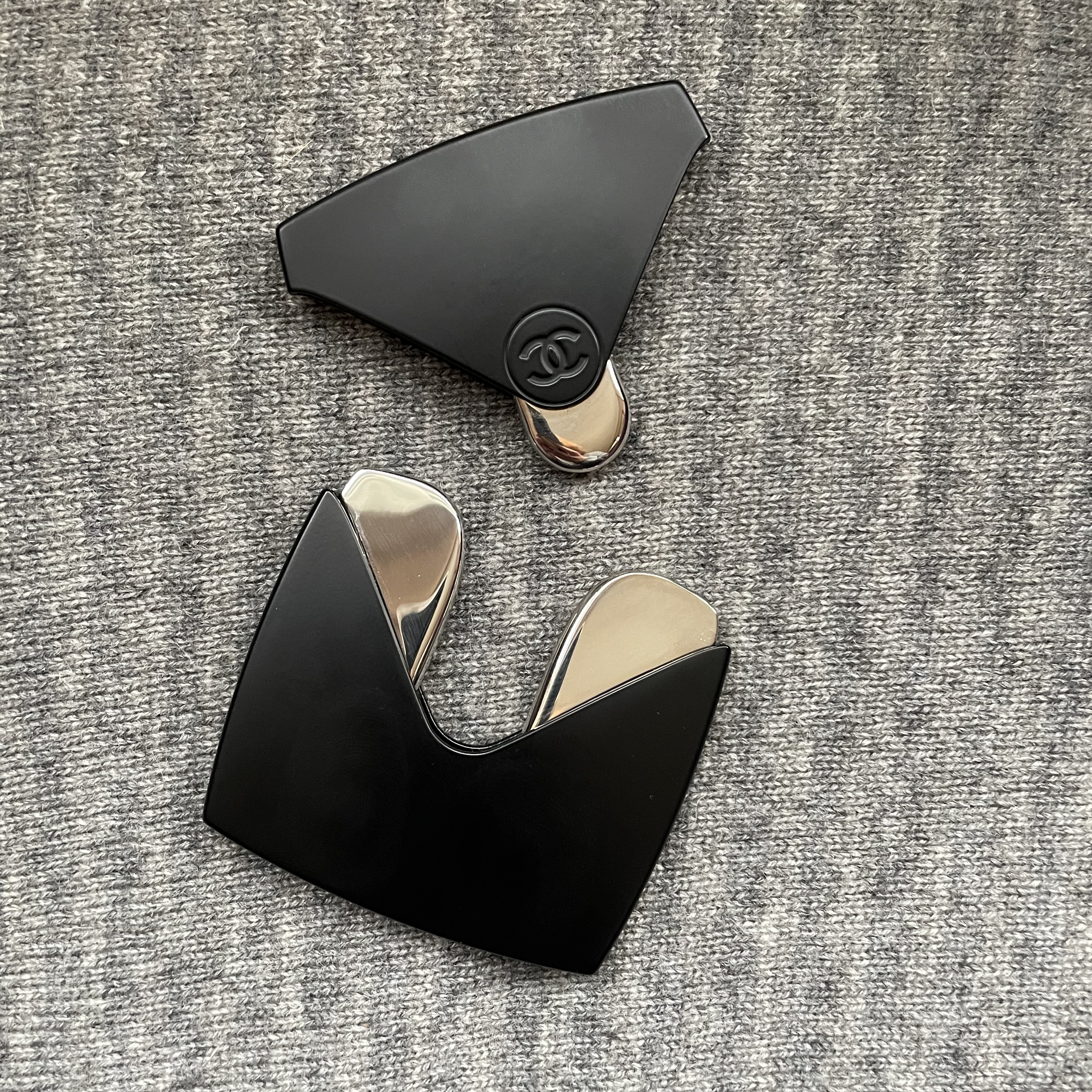 The MC Beauty team put the Chanel le Lift Massage Tool to test