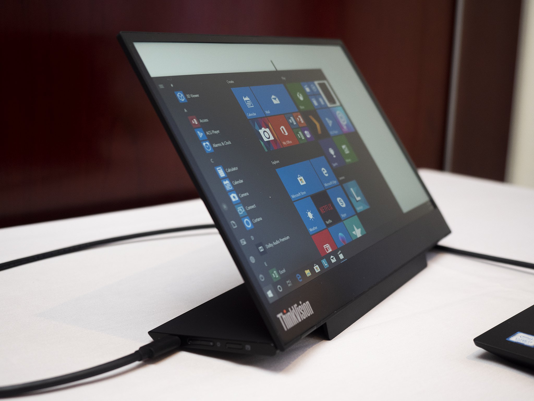 Lenovo ThinkVision M14 is an affordable – and portable – USB-C