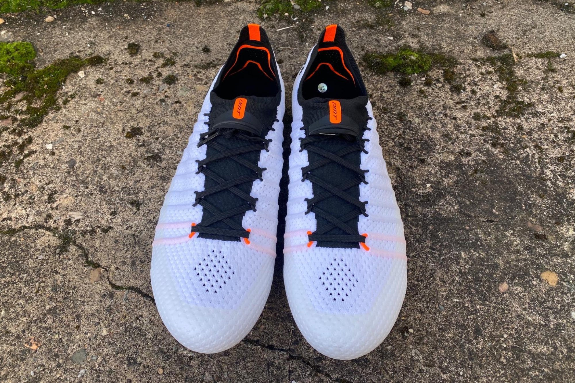 DMT KR SL road shoe review - five grams lighter than the BOA