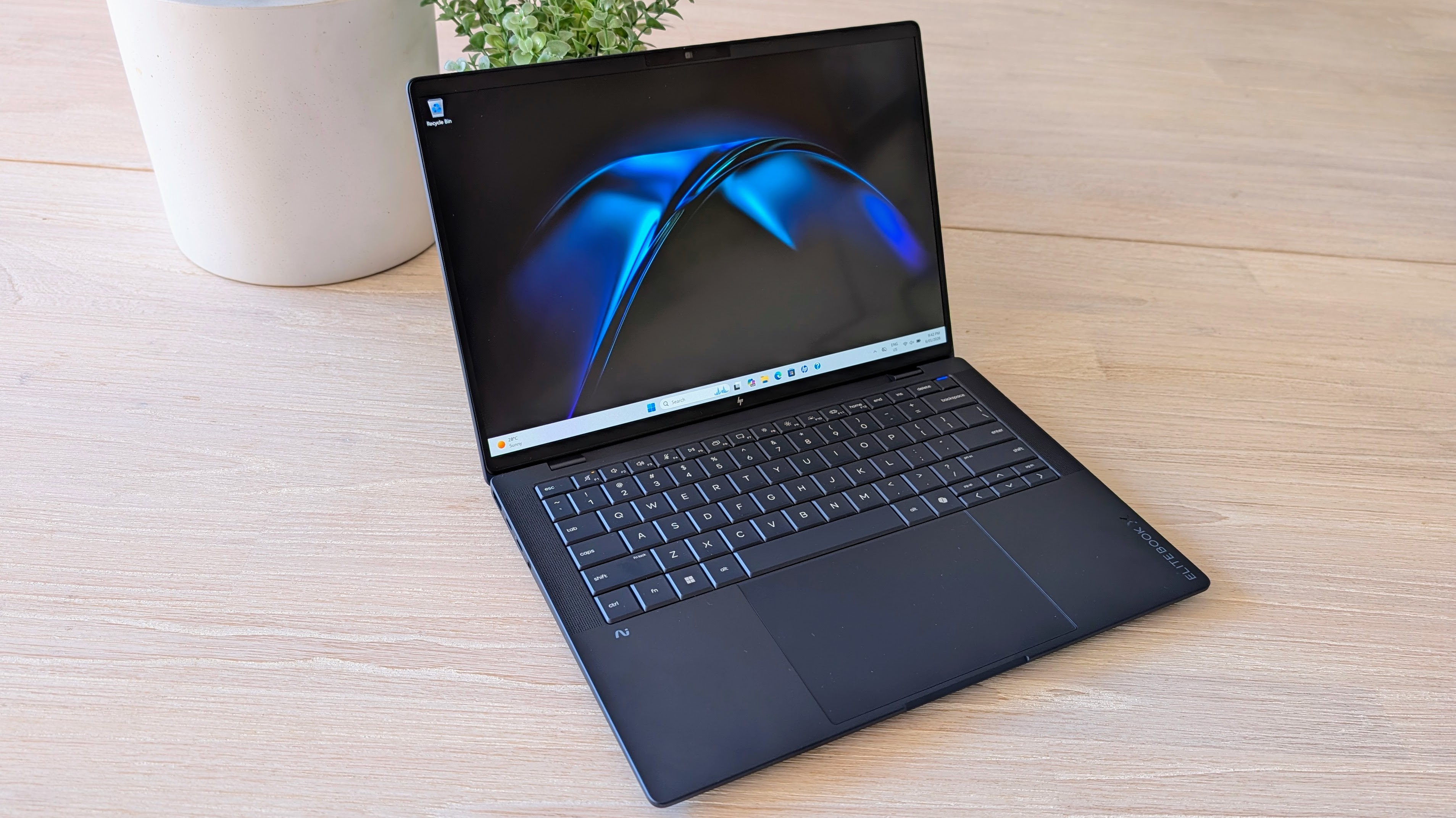 Specifications - HP EliteBook 820 G1 review - Page 2 | TechRadar