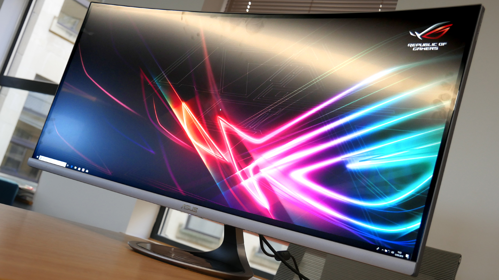 Asus Designo Curve MX38VC review | TechRadar