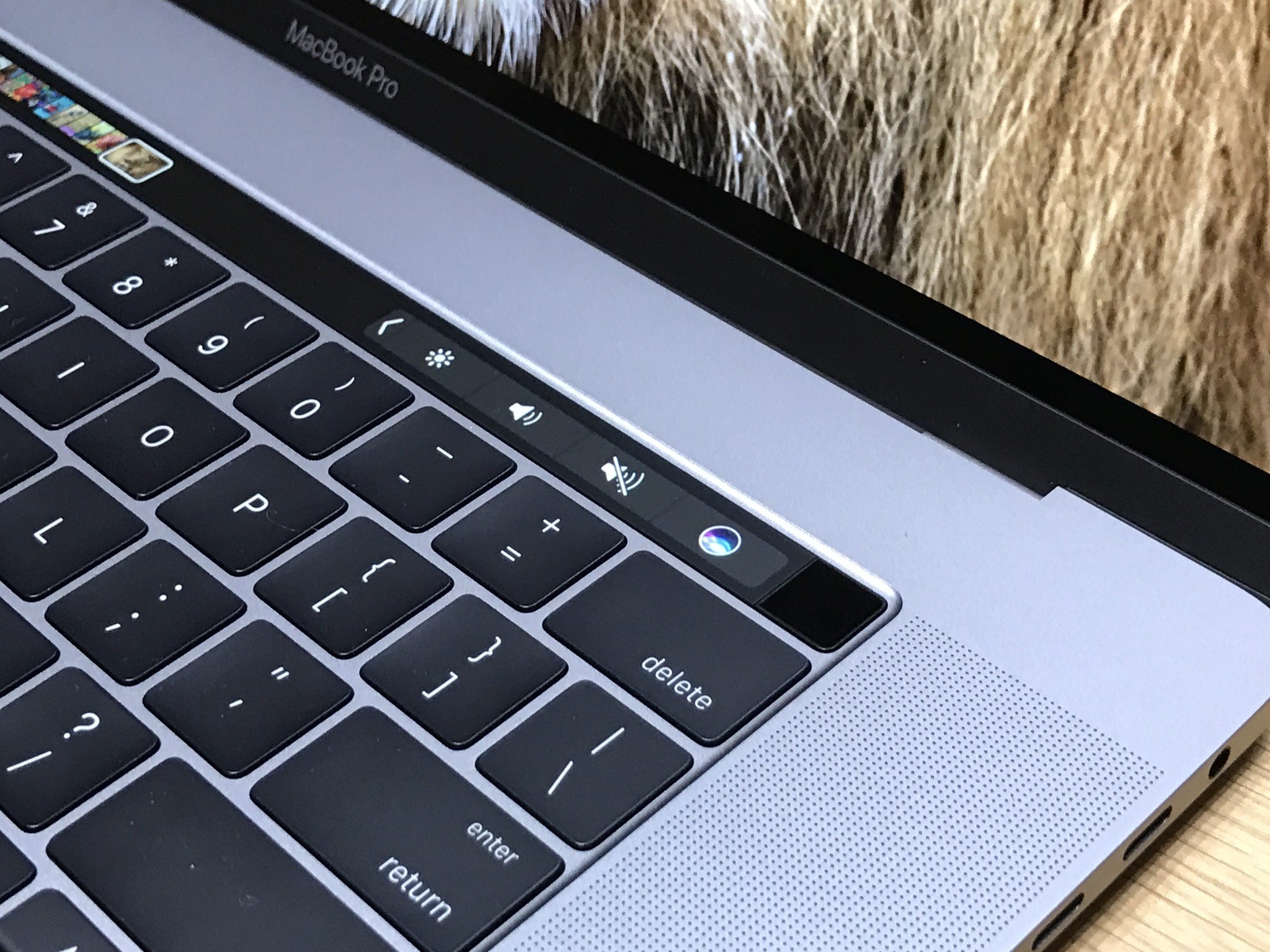 MacBook Pro [13-inch]: Touch Bar & Touch ID vs Without: Which is