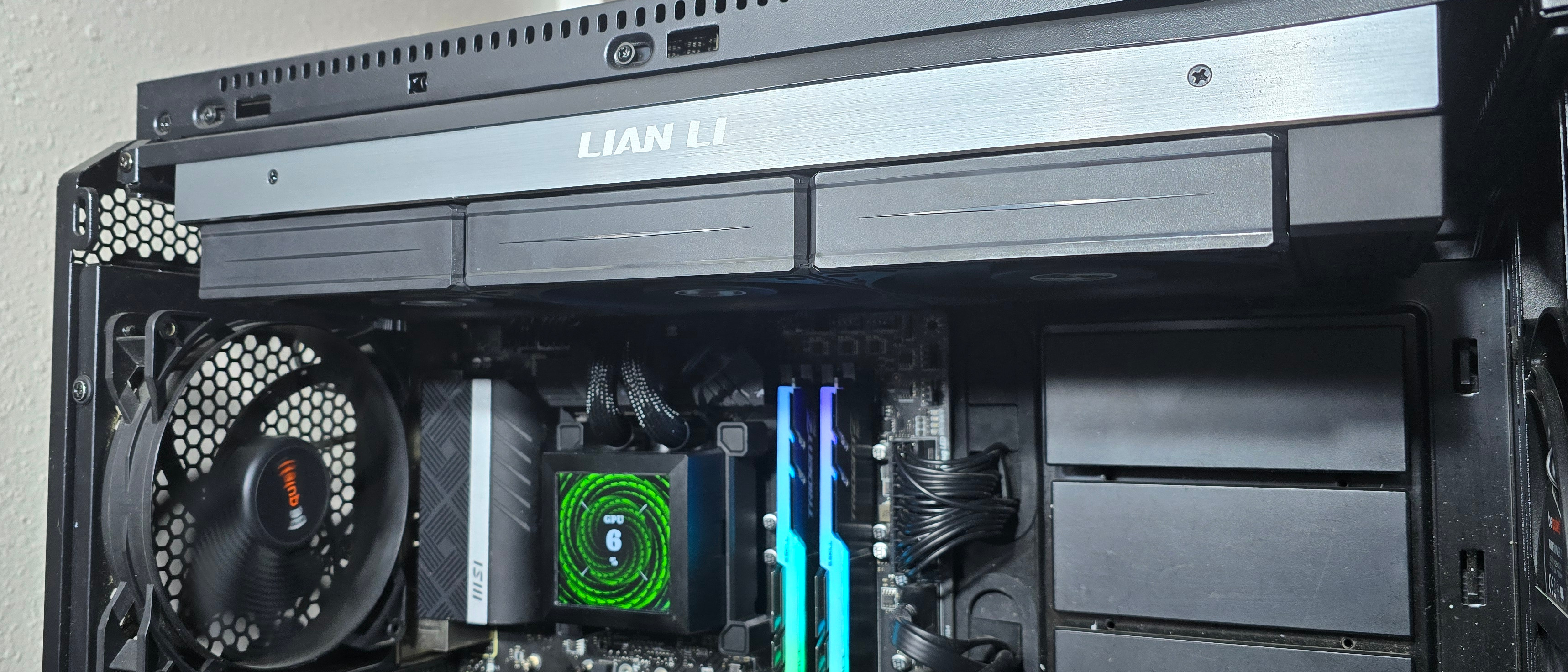 Lian Li Hydroshift LCD 360S Review: An innovative approach to