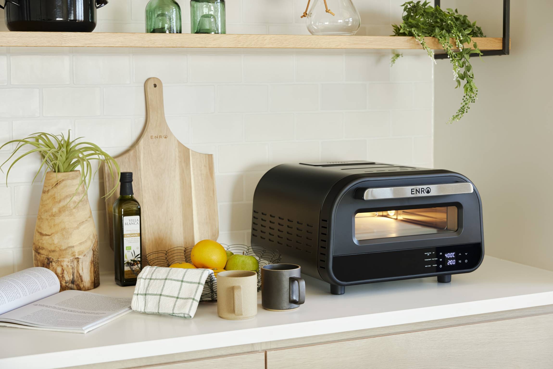 キッチンで使えるピザ窯。ENRO（エンロ）「電気式窯焼名人」が感動的