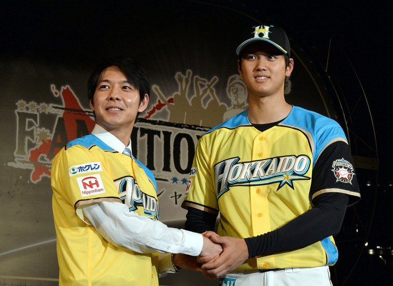 プロ野球：日本ハム「幸福の黄色い」限定ユニホーム | 毎日新聞
