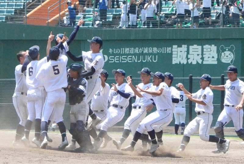全国高校野球 岡山大会・決勝 岡山学芸館、5年ぶりV 関西に4－3 継投