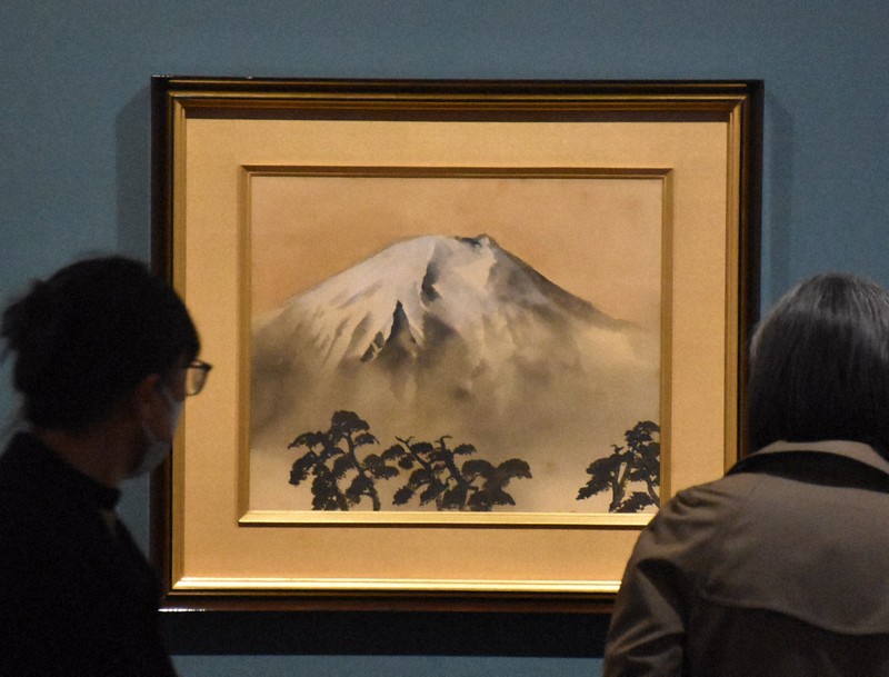 横山大観の絶筆「不二」が47年ぶり公開 島根・足立美術館 | 毎日新聞