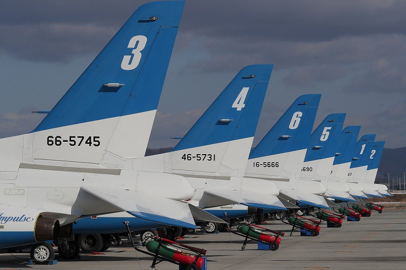 ブルーインパルス 飛行初め 航空自衛隊松島基地 [写真特集7/10] | 毎日新聞