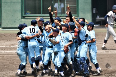 近江が3大会連続15回目の甲子園出場へ 全国高校野球滋賀大会 | 毎日新聞