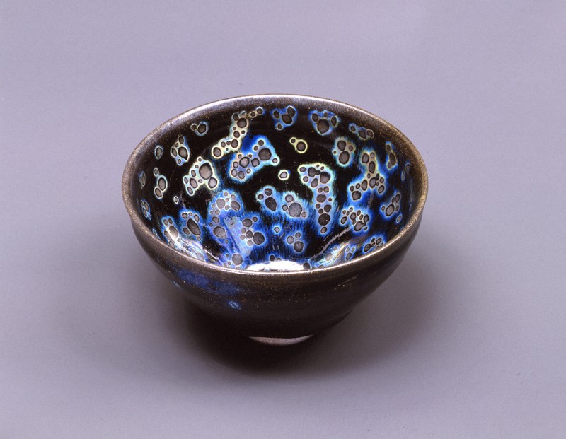 国宝の茶碗「曜変天目」 ぬいぐるみにしてみた 5800円で注文殺到 [写真