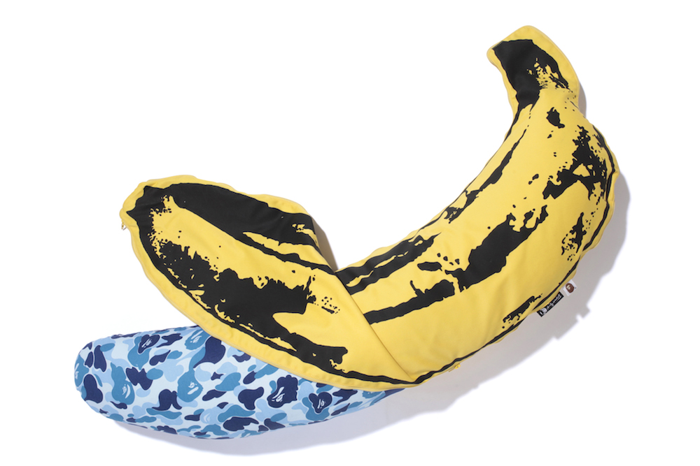 世界一有名な“バナナ”を剥くと世界一有名な“サル”が登場。遊び心溢れる