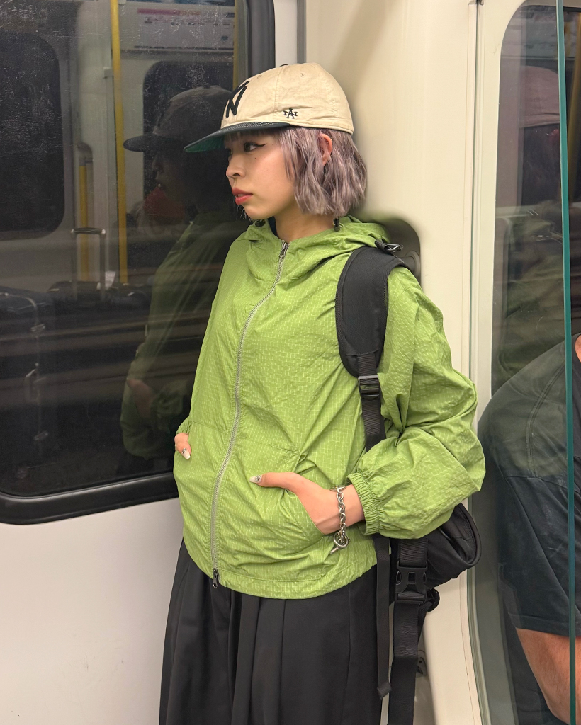 カラフルフードウィンドブレーカー | ファッション通販サイト NUGU