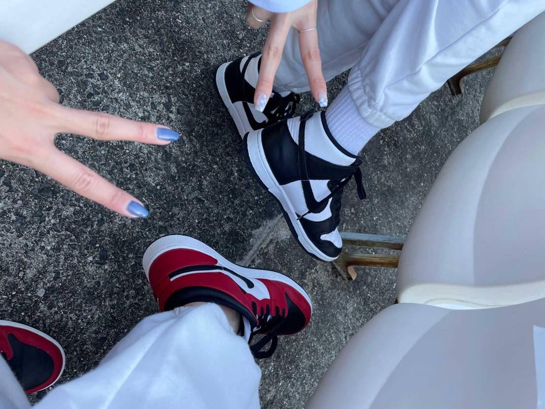 ナイキ エアジョーダン1 ミッド 