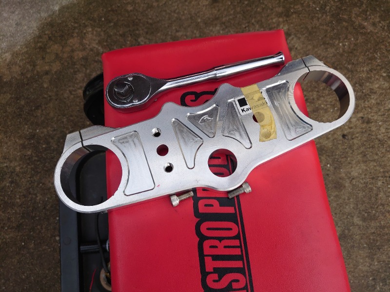 トップブリッジとハンドル交換 その一（カワサキ ZX-12R）by なな