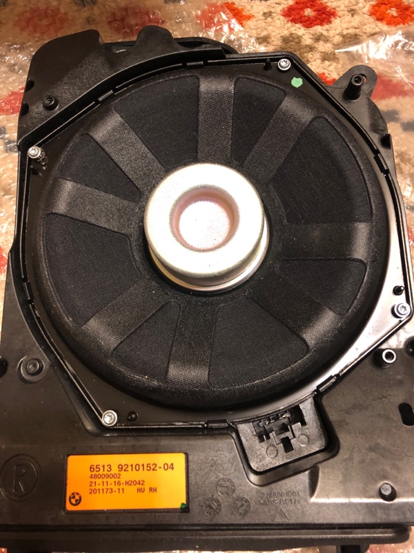 ハーマンカードンサブウーファー（BMW 3シリーズ セダン・F30）by