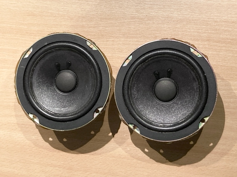 スピーカーエッジの貼り替え（JBL CONTROL 1）（その他 オーディオ機器