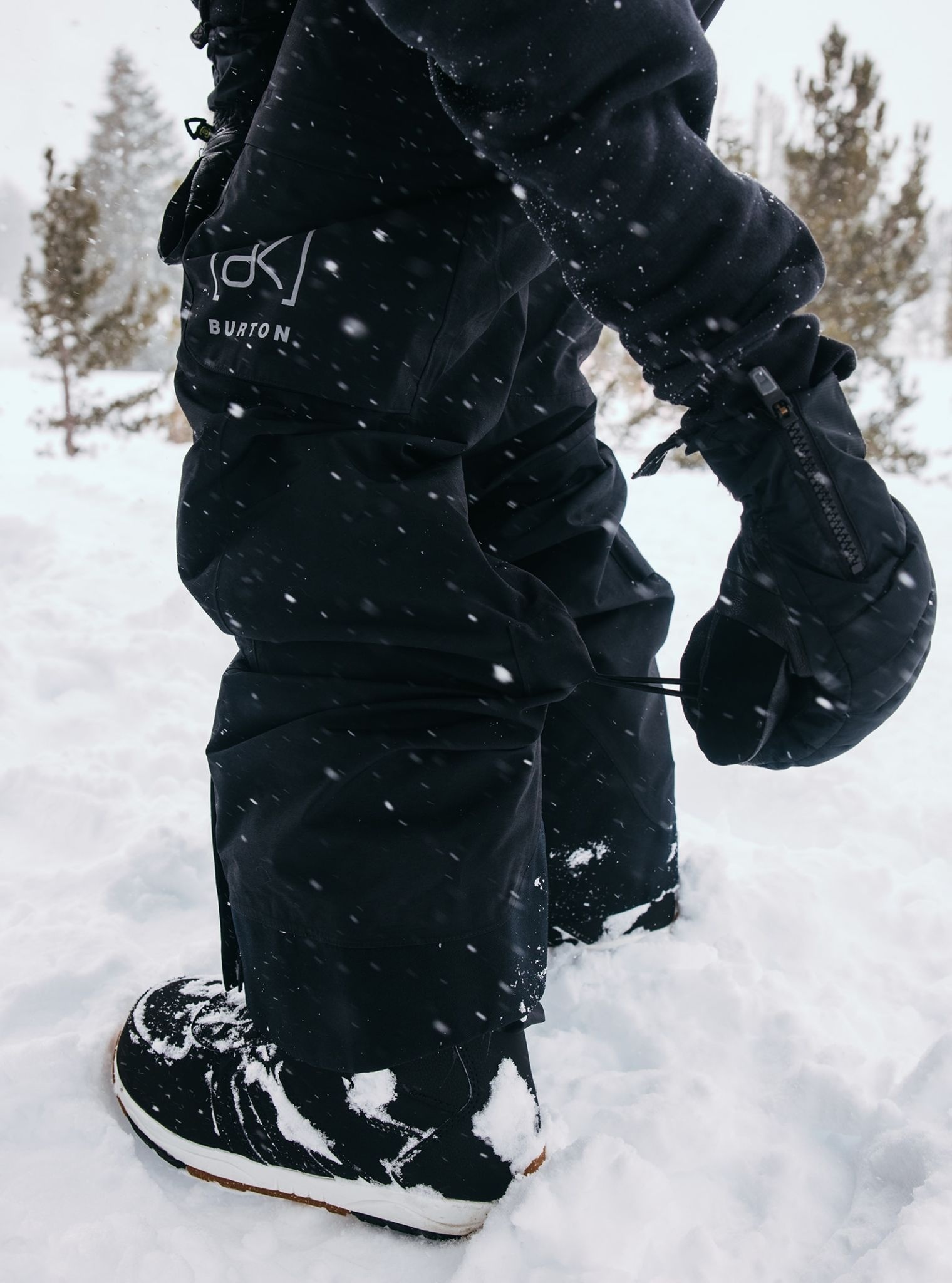 Burton [Ak] Kimmy Gore-Tex 2L Bib Pants 2025 (Womens) | True Black