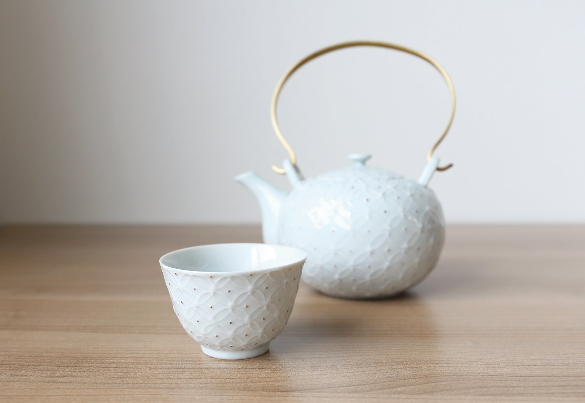 西川貞三郎商店】汲出し椀 白磁金銀彩 七宝紋大 ｜ 徳永こいのぼり公式