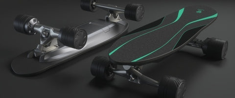 体重をかけるだけで自動走行できる電動スケートボード（Spectra-X