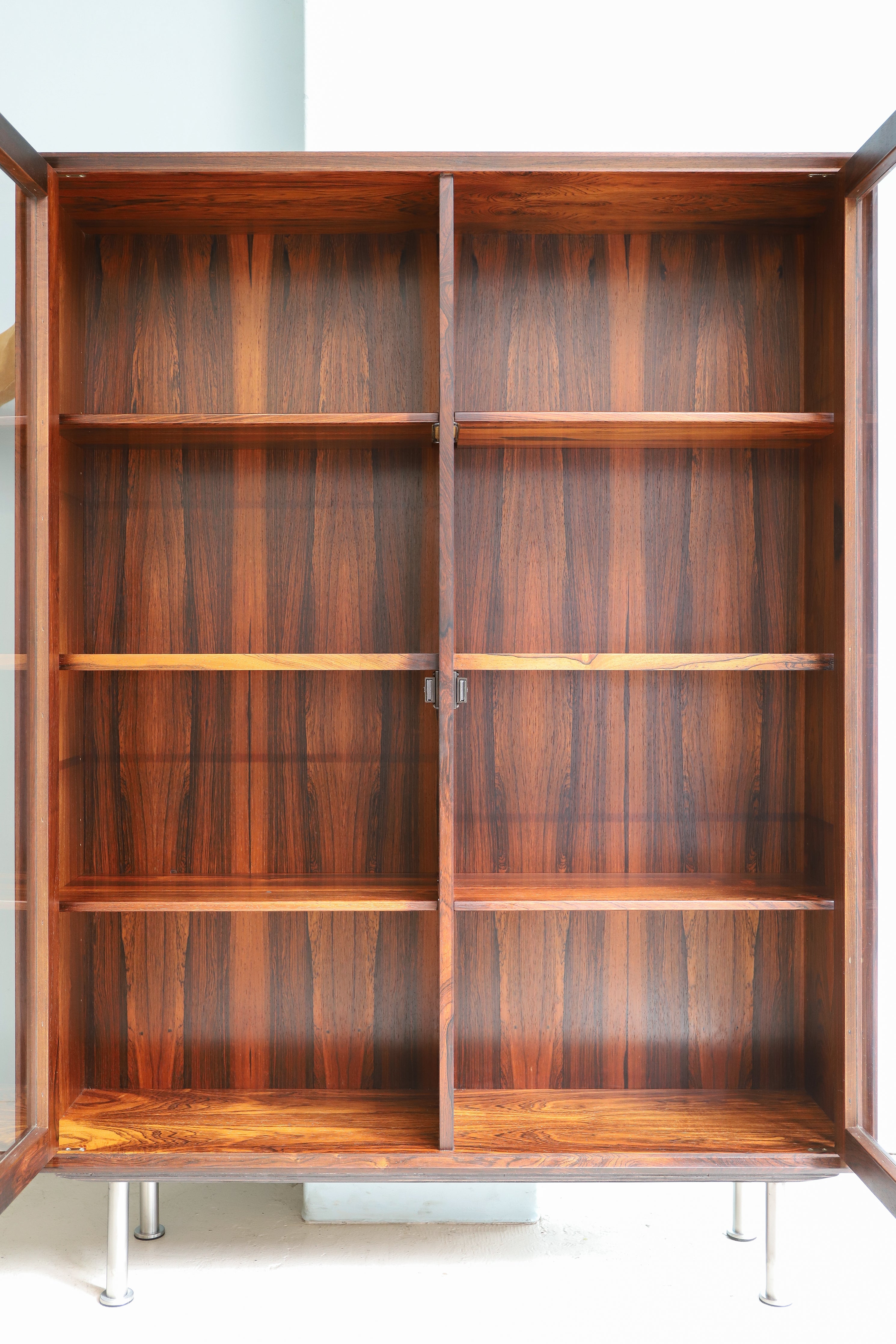 北欧ヴィンテージ ガラスキャビネット ローズウッド ディスプレイ 収納