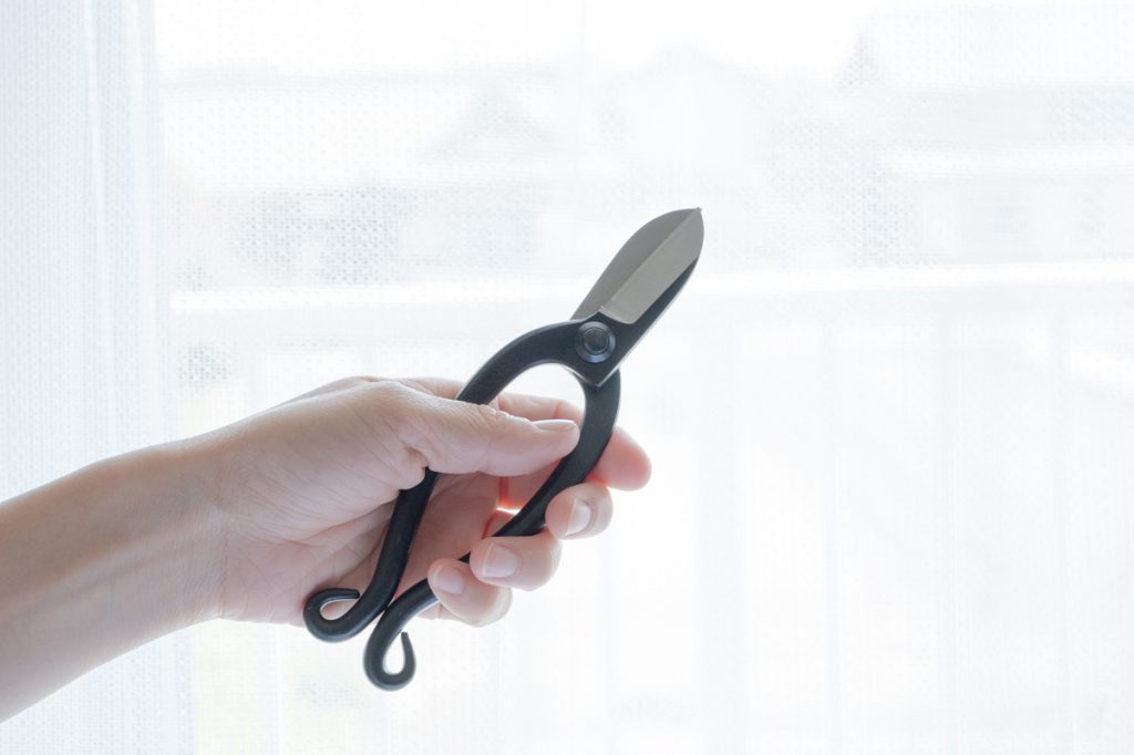 生け花用はさみ／左手用｜伝統わらび手デザイン｜左ききの道具店