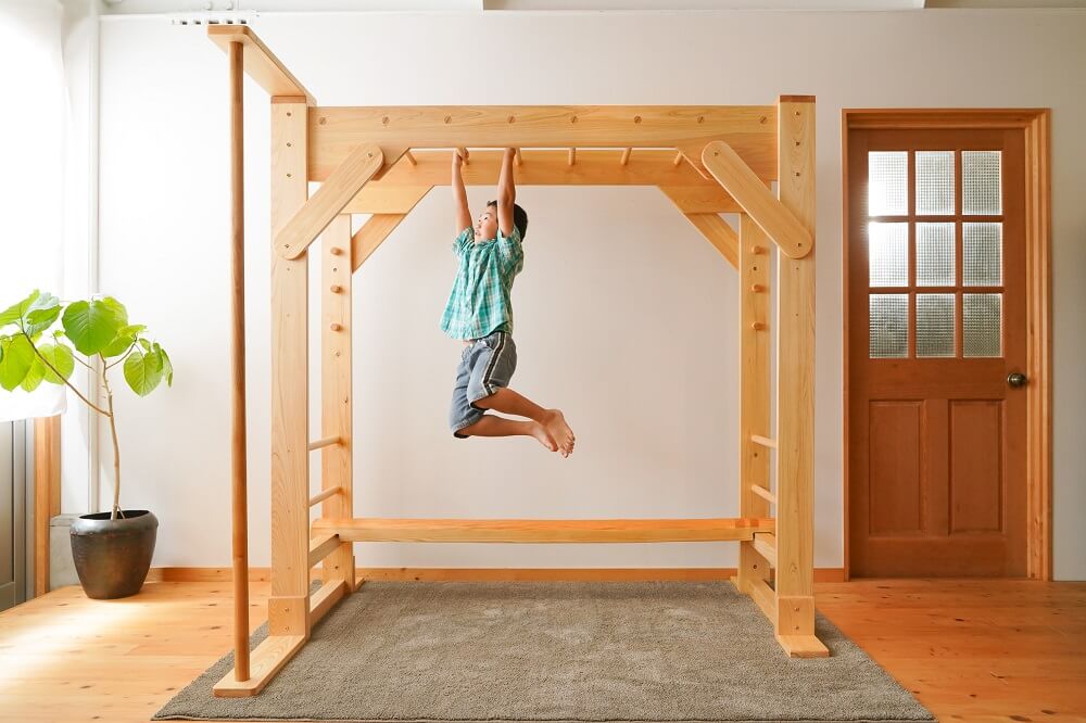 握力低下の防止に 【室内用うんてい】鉛筆を握る、物を持つ。握力低下