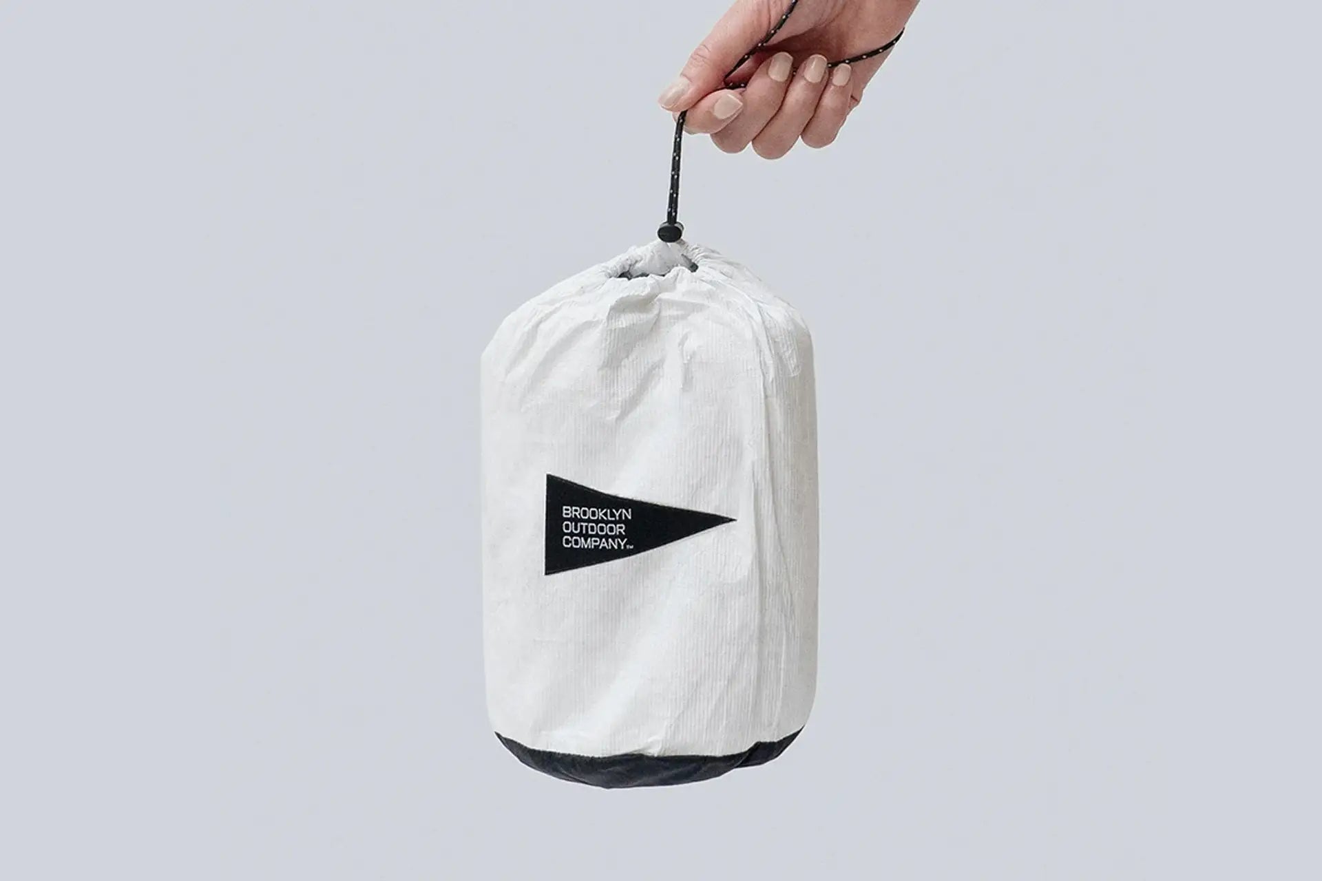 反射熱効率を約7-80%にまで高めた保温性抜群のタイベック製シュラフ