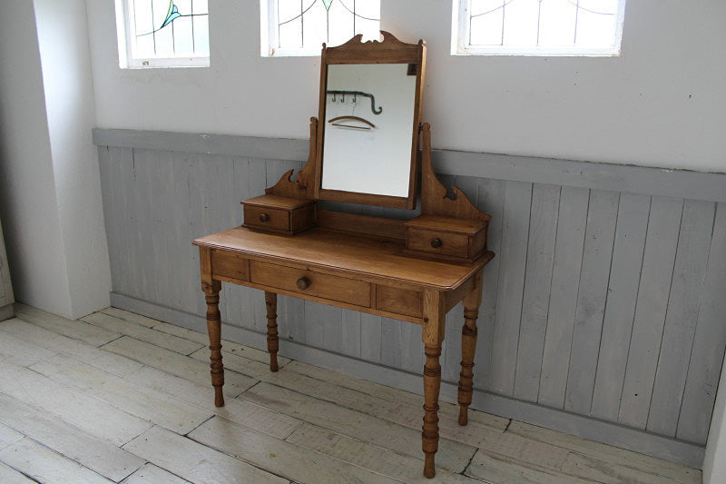 オールドパインドレッサー（鏡面台） 1890年代 イギリス