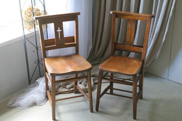 教会で使われていた椅子 アンティーク チャーチチェアとは
