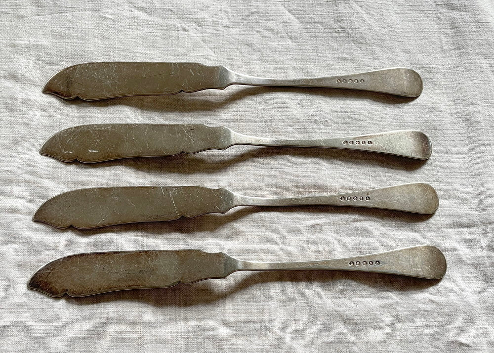 4本あり！美しい彫り模様が素敵なフィッシュナイフ イギリス