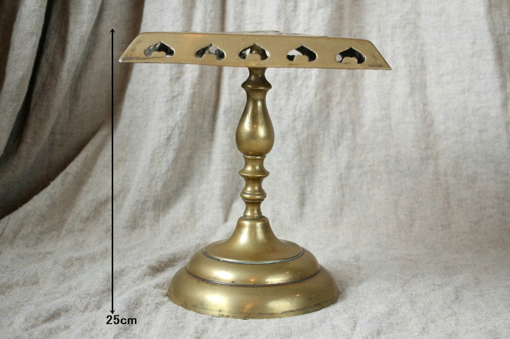 真鍮製ケトルスタンド（高さ25cm） イギリスアンティークインテリア