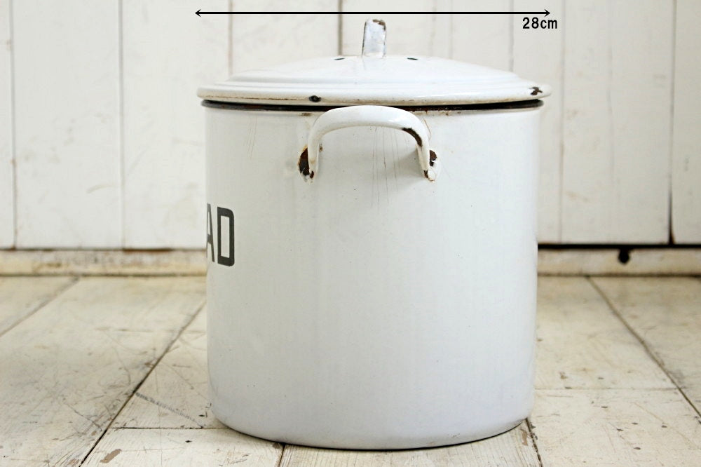 レアな6つ穴と丸型ホーローブレッド缶 イギリスアンティークキッチン