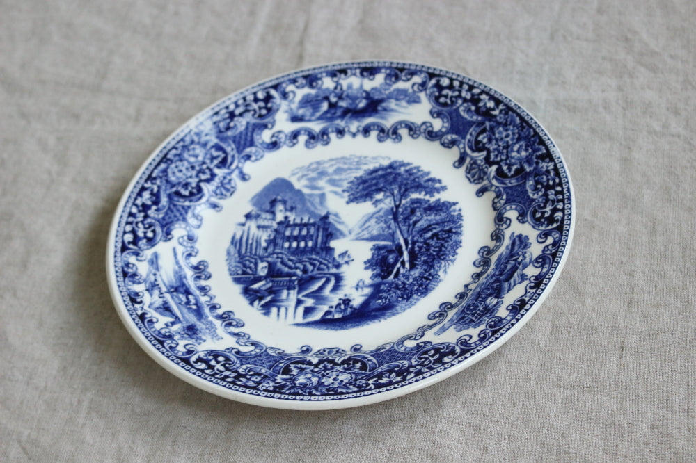 マーストリヒト窯「OLD ENGLAND」ブルーの平皿 オランダアンティーク