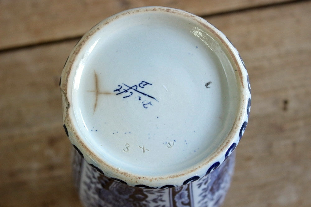 デルフト焼きの細身デザインフラワーポット（高さ27cm） オランダ