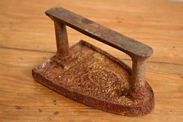 サビ感がたまらない鉄製アイロン フランスアンティークインテリア雑貨